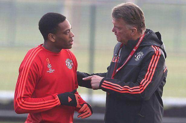 1643175882321047260.jpeg Louis-van-Gaal-and-Anthony-Martial-during-a-first-team-training-session.jpeg