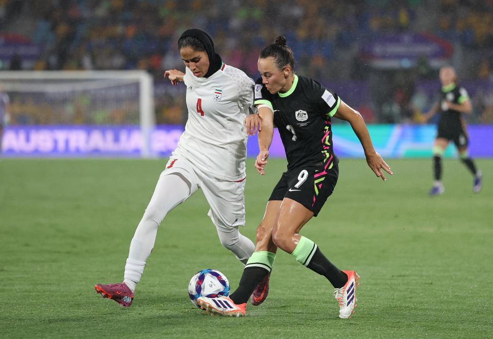 麻将在线玩-伊朗女足0-4澳大利亚!亚洲杯2连败垫底 赛前高唱国歌+集体敬礼